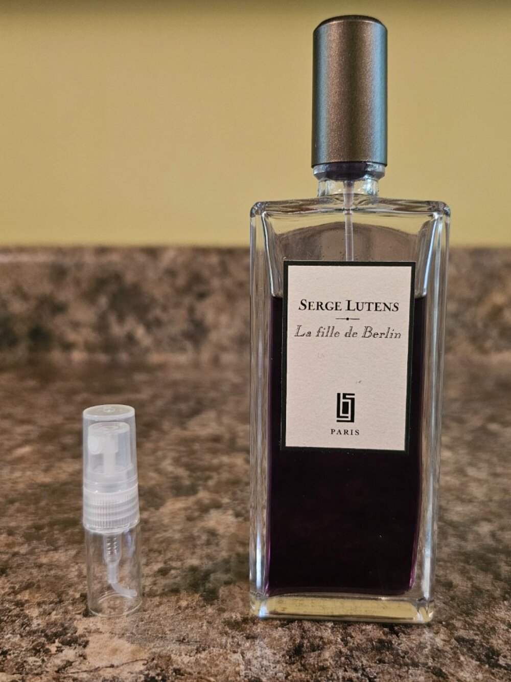 2 ML Sample LA FILLE DE BERLIN Serge Lutens Perfume EDP VIntage Original